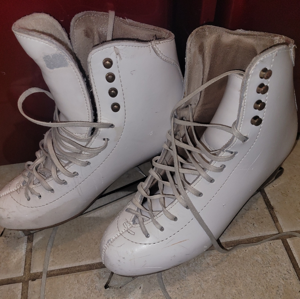 Womens Jackson freestlye figure skate mark iv blade